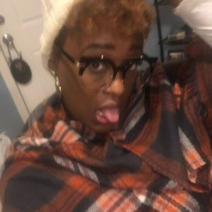 Meet your Posher, Tameeks